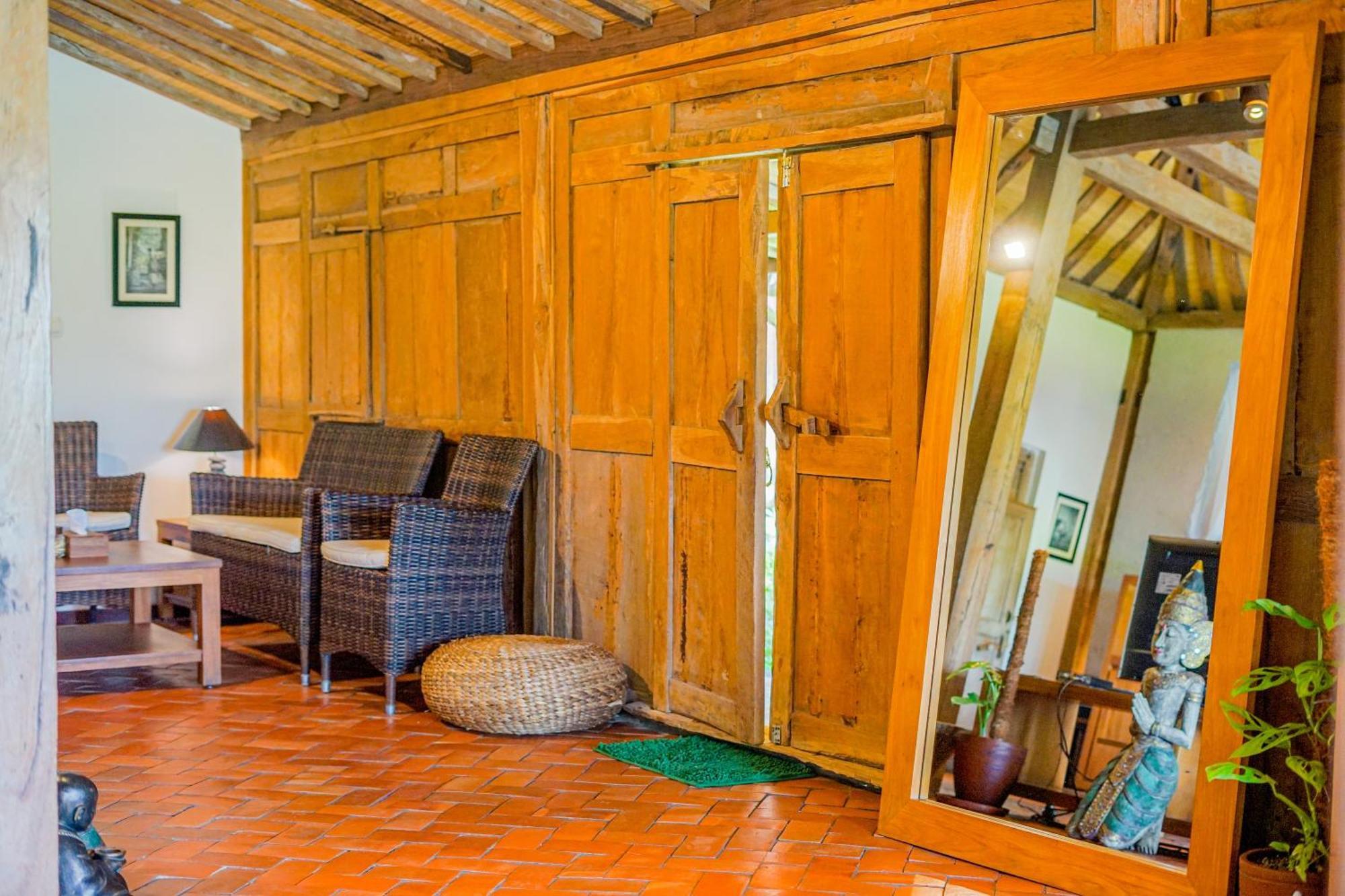 Villa Blue Steps Γιογκιακάρτα Εξωτερικό φωτογραφία